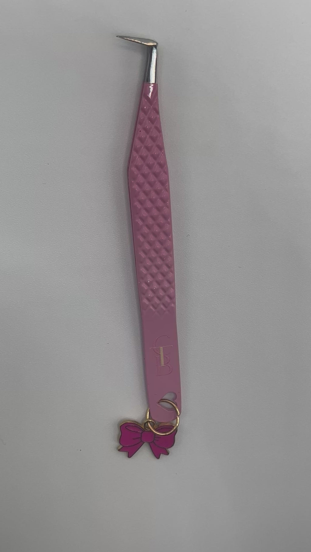 The Boot Lash Tweezer
