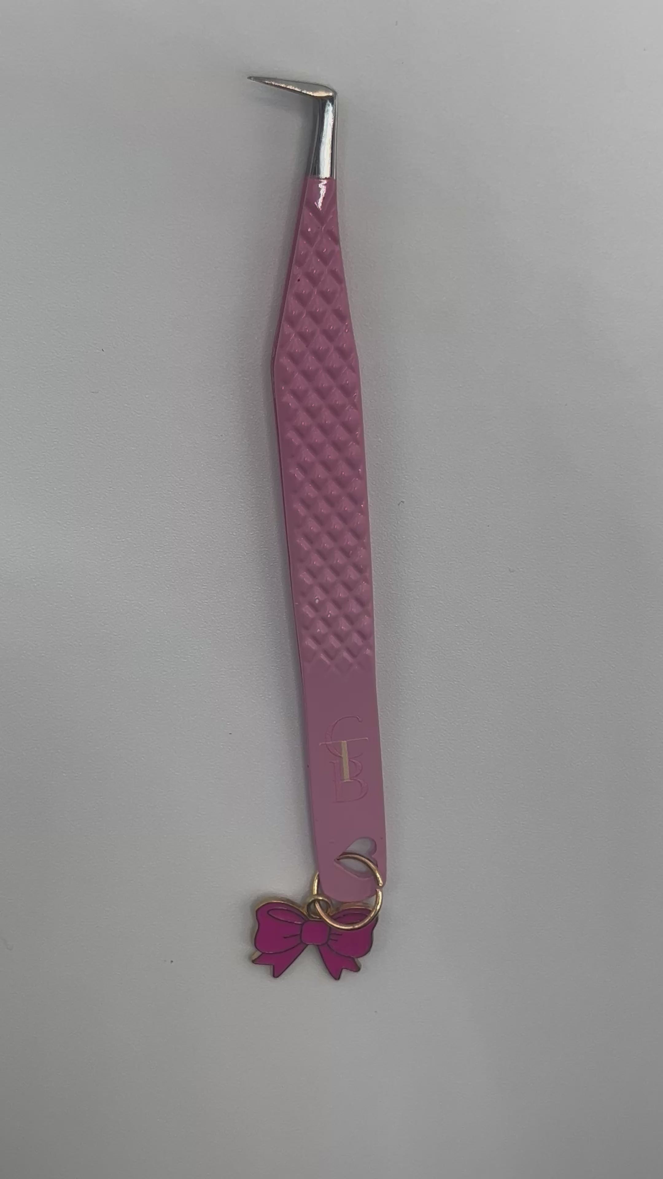 The Boot Lash Tweezer